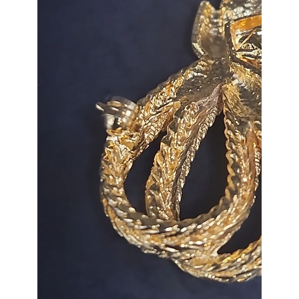 Vintage Goldtoned Snake Chain Bow Brooch Pin 3